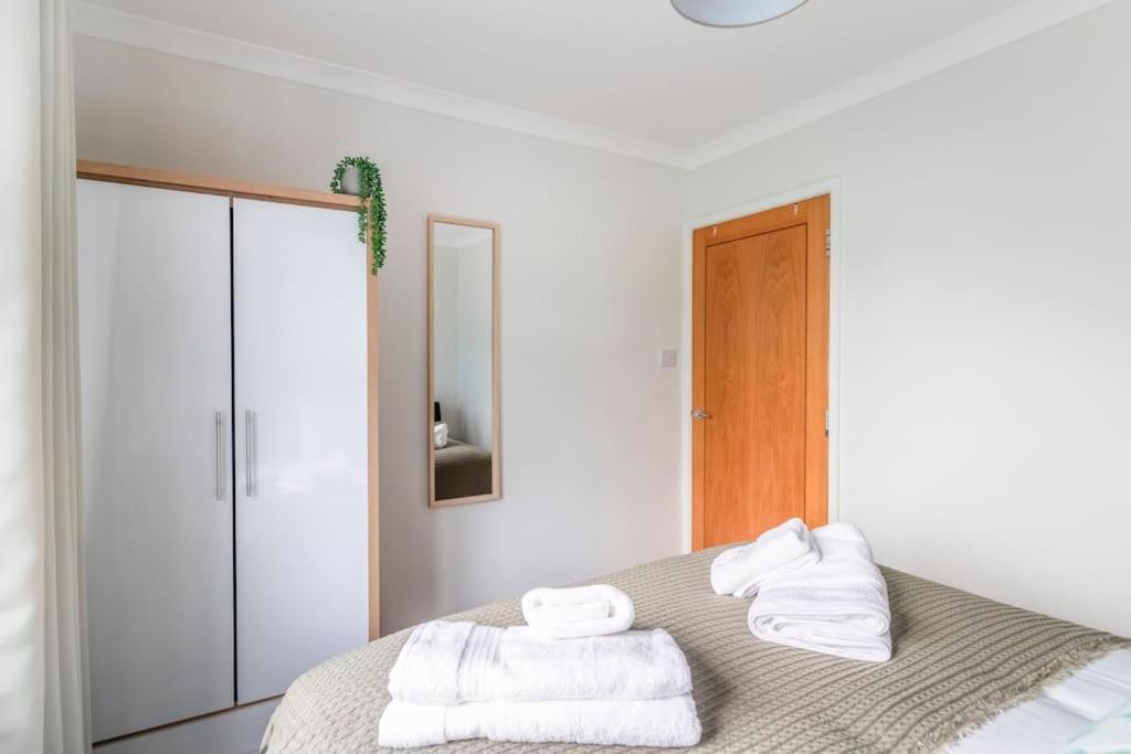 Spacious Sea View 2 Bedroom Sleeps 6-Free Parking Bournemouth Kültér fotó